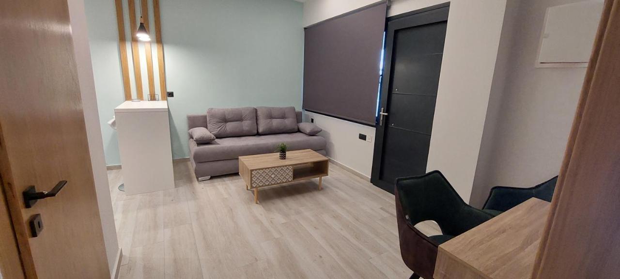 Vasileiadou Suites & Maisonettes 弗洛伊塔 外观 照片