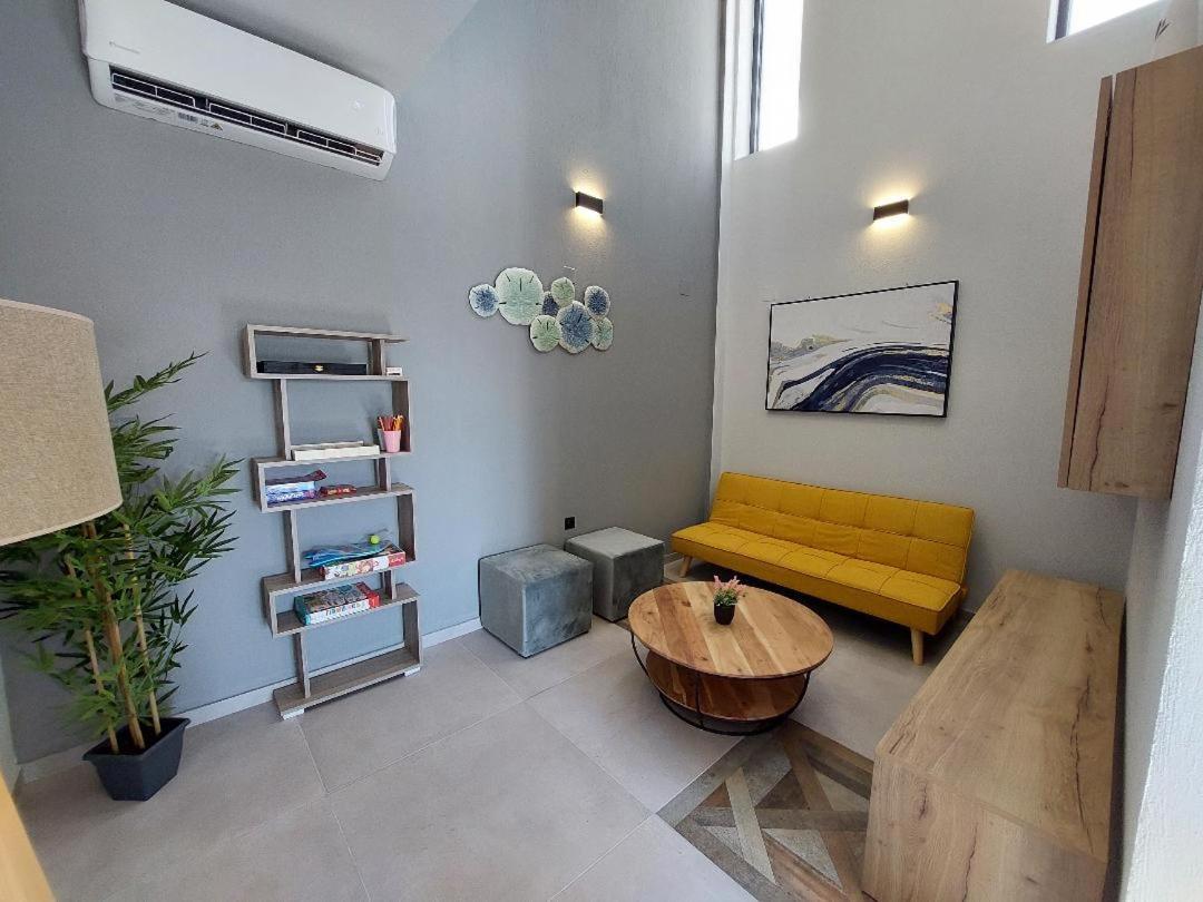 Vasileiadou Suites & Maisonettes 弗洛伊塔 外观 照片